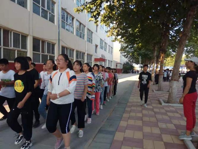西营乡中学队列训练纪实