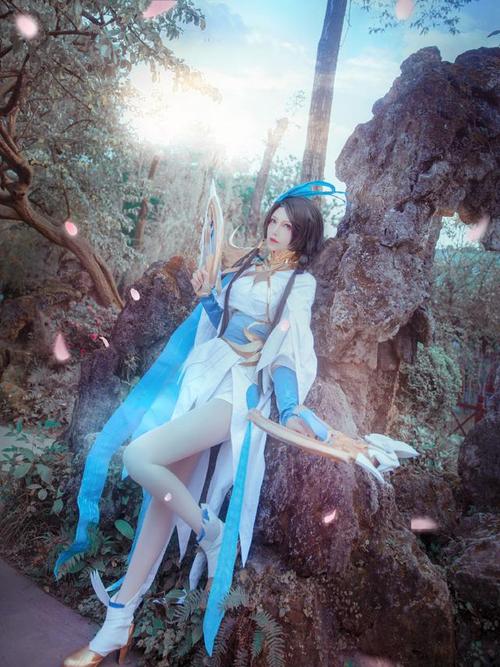 王者荣耀虞姬云霓雀翎cos:相见顾明月,浮云共我归