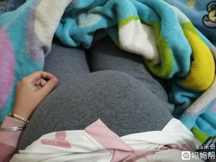 鼓包,鼓这么大一个包,一直都是转身撅屁股