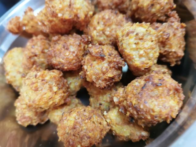 芋头五花肉丸子做法_外脆里松香味十足_小孩最爱