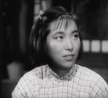 电影局电影学校(北京电影学院前身)演员系,毕业分配到北影演员剧团,参