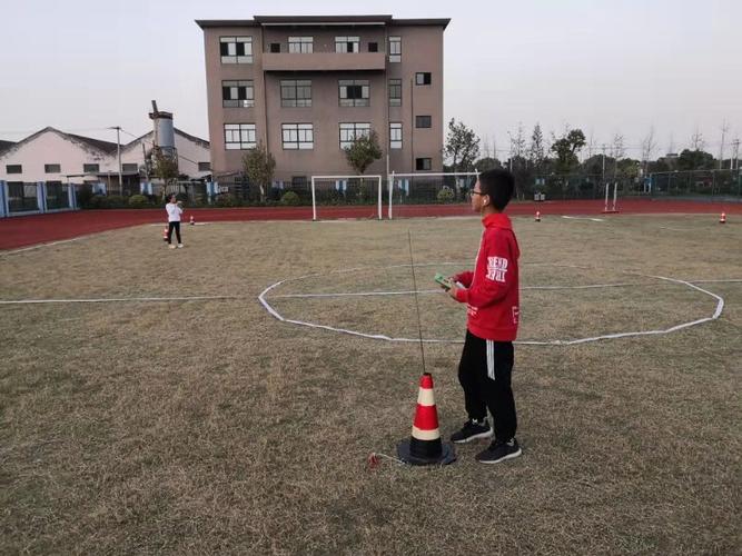 萧山区夹灶小学举办科技普及既无线电测向比赛
