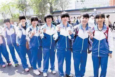天津这35所中学的校服回忆,哪一件有您的影子?