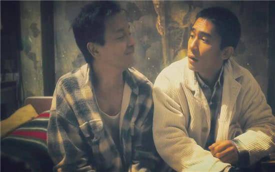感动于张国荣梁朝伟那一场男人之间的情爱:凄美到心碎