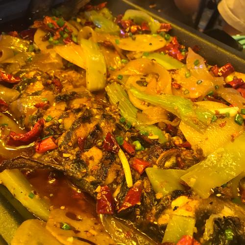 绵阳探店丨园艺山华润6期紫云府外美食街_探店_美食街