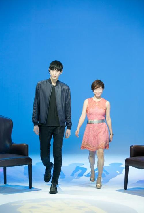 大黑牛小心了小鲜肉金泰焕现场示爱范冰冰