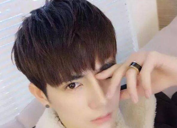 男生换季剪这3款发型,提升颜值还方便打理!_刘海