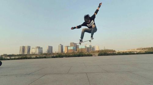 滑板豚跳怎么练我看了网上很多教程始终跳不起来