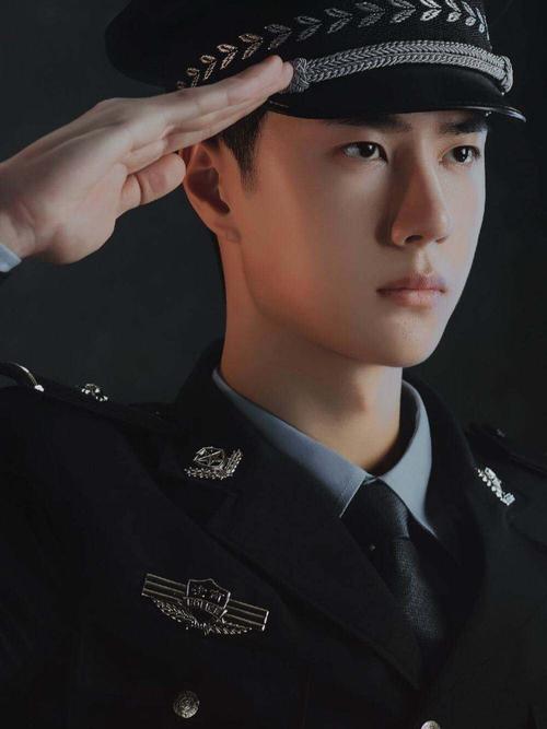 王一博冰雨火 警察造型_王一博_娱乐_明星娱乐资讯