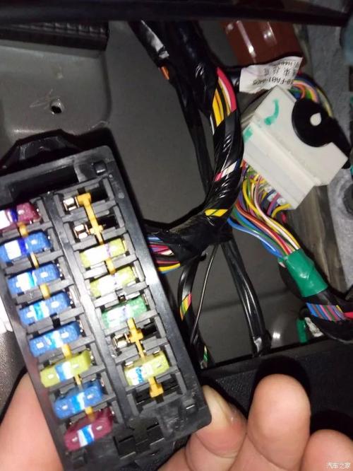 【保险盒】东风风行cm7,菱智m3,景逸1.5xl,风神ax7,风光330取电说明