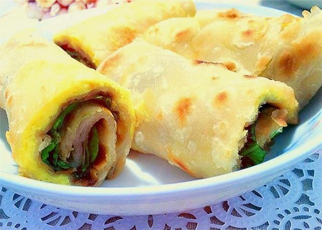 信阳鸡蛋灌饼,香喷喷金灿灿,上班族离不开的早餐