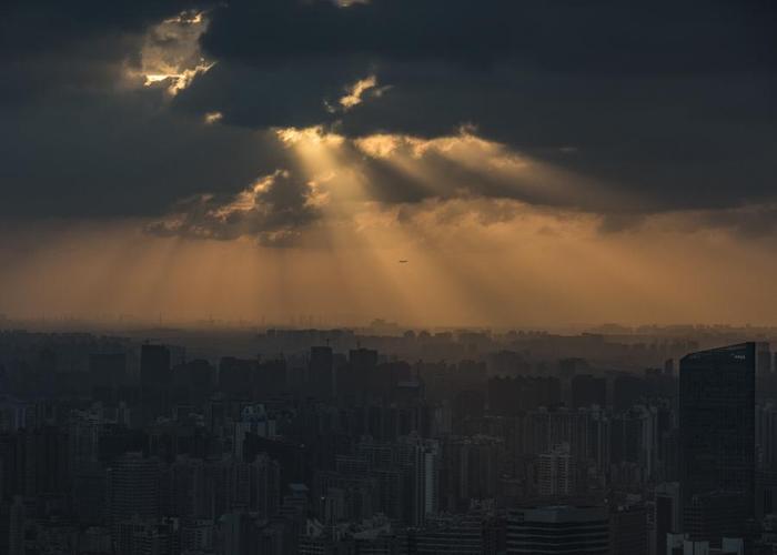 教科书般的"天使之光".