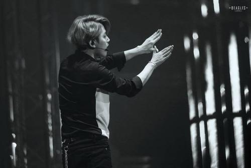 边伯贤# #baekhyun# 150308 the exo"luxion in seoul