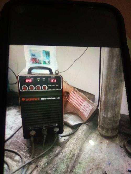 气保焊电流电压怎么调,电流49电压31没发焊.求解