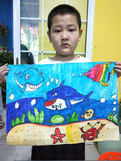 中班作品《未来的海底世界》看似简单的一幅画,需要孩子们发挥自己的