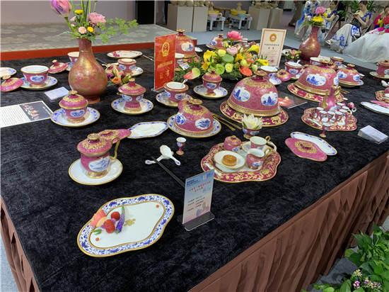 景德镇陶瓷亮相2019中国(北京)国际精品陶瓷展览会 人民网记者吴亚雄
