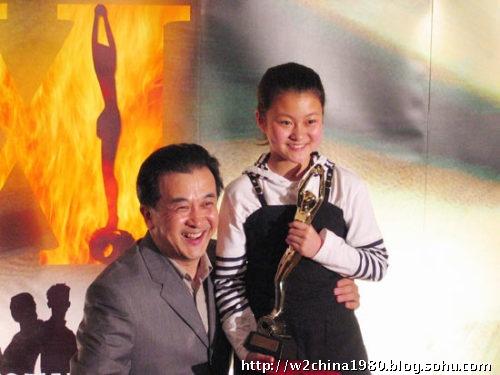 黄宏魅力娇妻与绮丽女女暴光(图)
