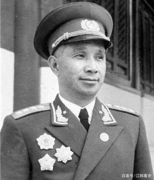 国军战俘求见粟裕得知其姓名粟裕设宴迎接问他如何看豫东战役