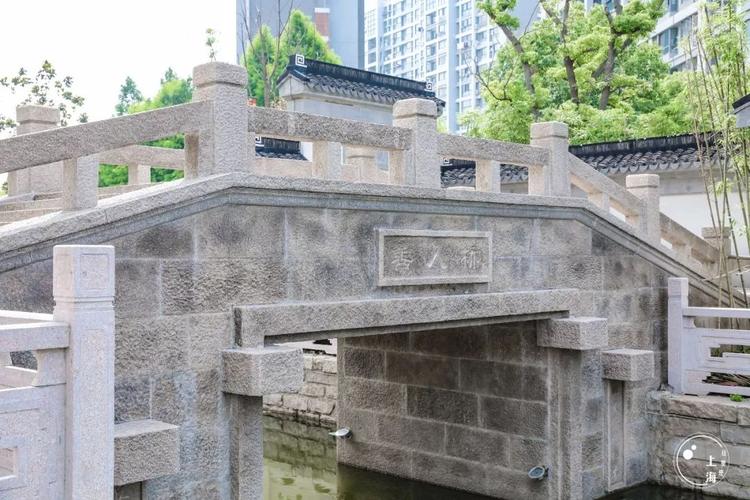 魔都格调   西云河上架有 西云桥,善人桥,公馆桥,亲水桥,彩虹桥五座