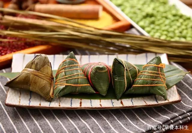 学会最简单的三角粽包法,放糖放肉