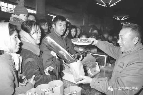 老照片再现晚清至90年代春节景象!