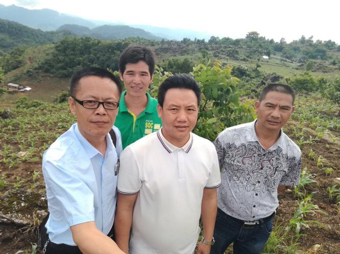 为云南临沧镇康县南伞镇果华第一小学的孩子们送