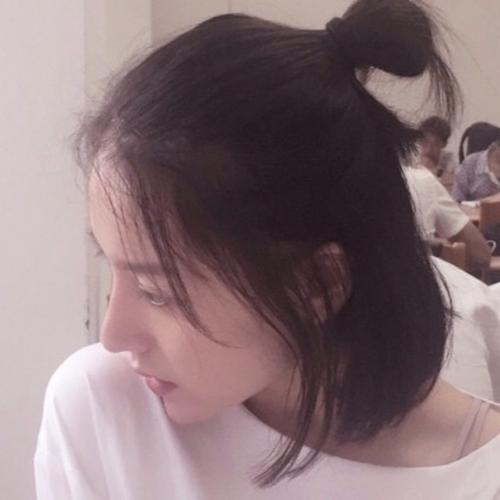 短发女头