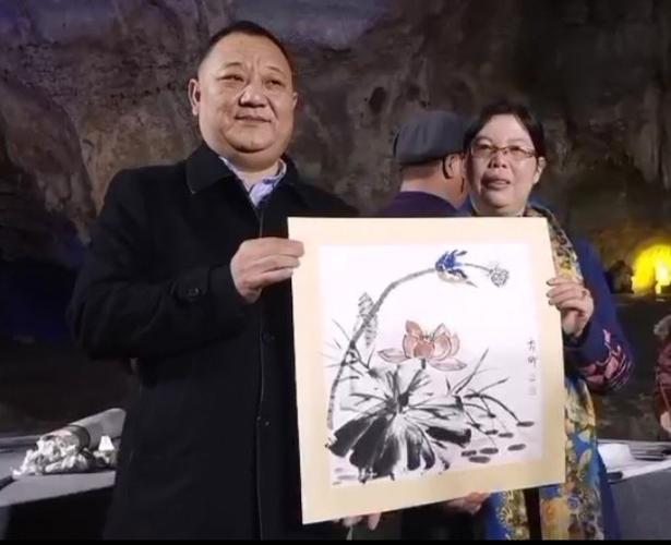 名胜区跨年书画节,名家艺术联盟戴本领先生为企业和书画家们再创辉煌