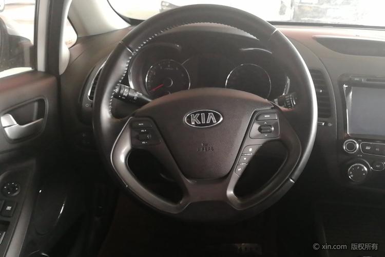 起亚k3方向盘