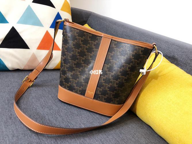celine 瑟琳水桶包_思琳怎么样_水桶包_ootd_瑟琳_每日穿搭_时尚_箱包