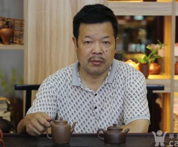 紫砂壶工艺师吴亚强名家照片