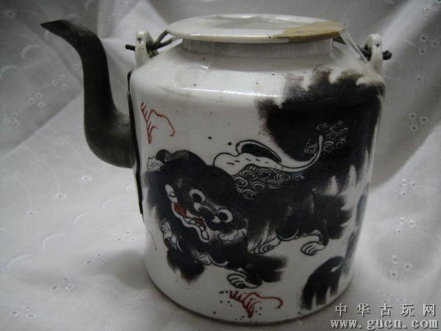 清代方家珍锡嘴墨彩狮子壶