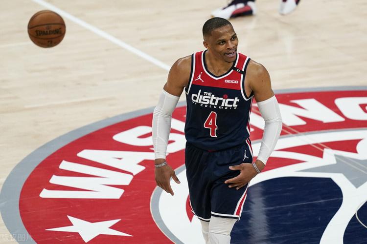 拉塞尔-威斯布鲁克,奇才继续在对老鹰的比赛中推进