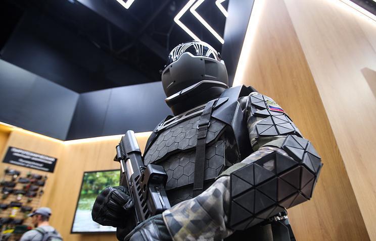俄罗斯展示了新型超级士兵外骨骼战斗服,它就如同科幻小说那样,能够
