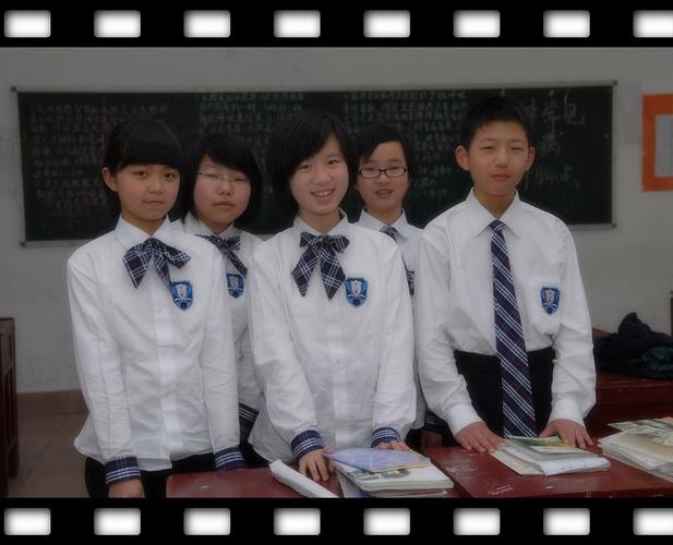 武汉一中的校服是什么样的?