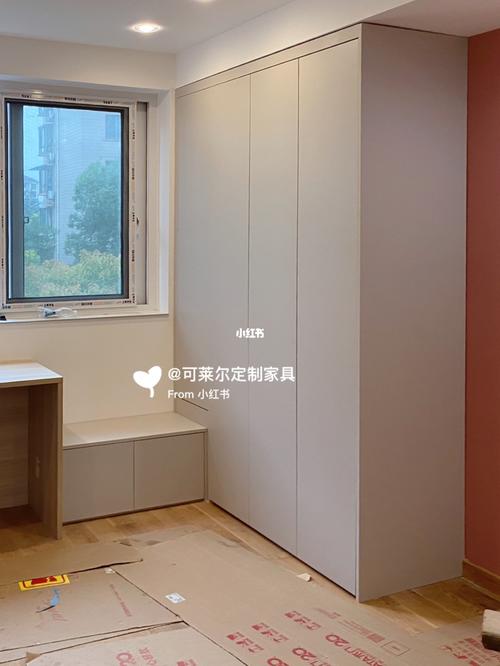 可莱尔定制家具: 文信衣柜爱格板u702激光封边柜体,门板.