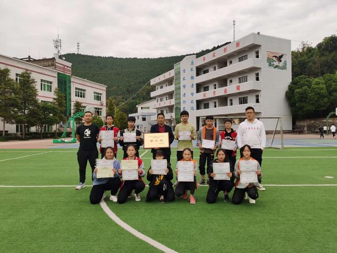 载誉而归"——富驿初中参加盐亭县"体彩杯"