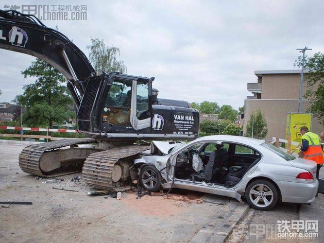 疯狂的挖掘机-【挖掘机奇葩事故】.帖子图片