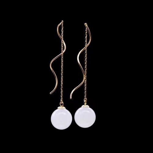 8cm 18k金镶羊脂玉耳坠,玉质细腻油润,款式经典,工艺精美.