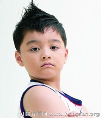 美容心得 > 儿童短发发型图片 凸显男生时尚可爱(5) 导读:现在的宝宝