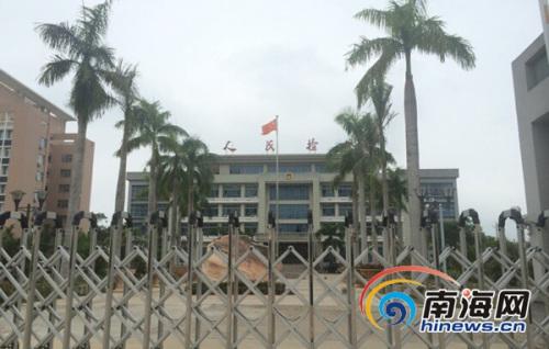 海南屯昌"遭妻子凌晨捉奸"反贪局长被停职(图)