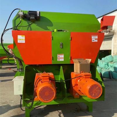 伊犁牛羊饲料机了解一下牛羊草料搅拌机饲料搅拌机优点