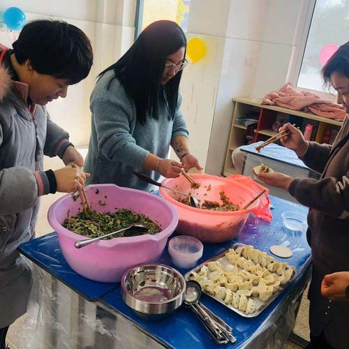 快乐元旦 ——吴塘实验学校一二班举行"迎新年包饺子"亲子活动美篇