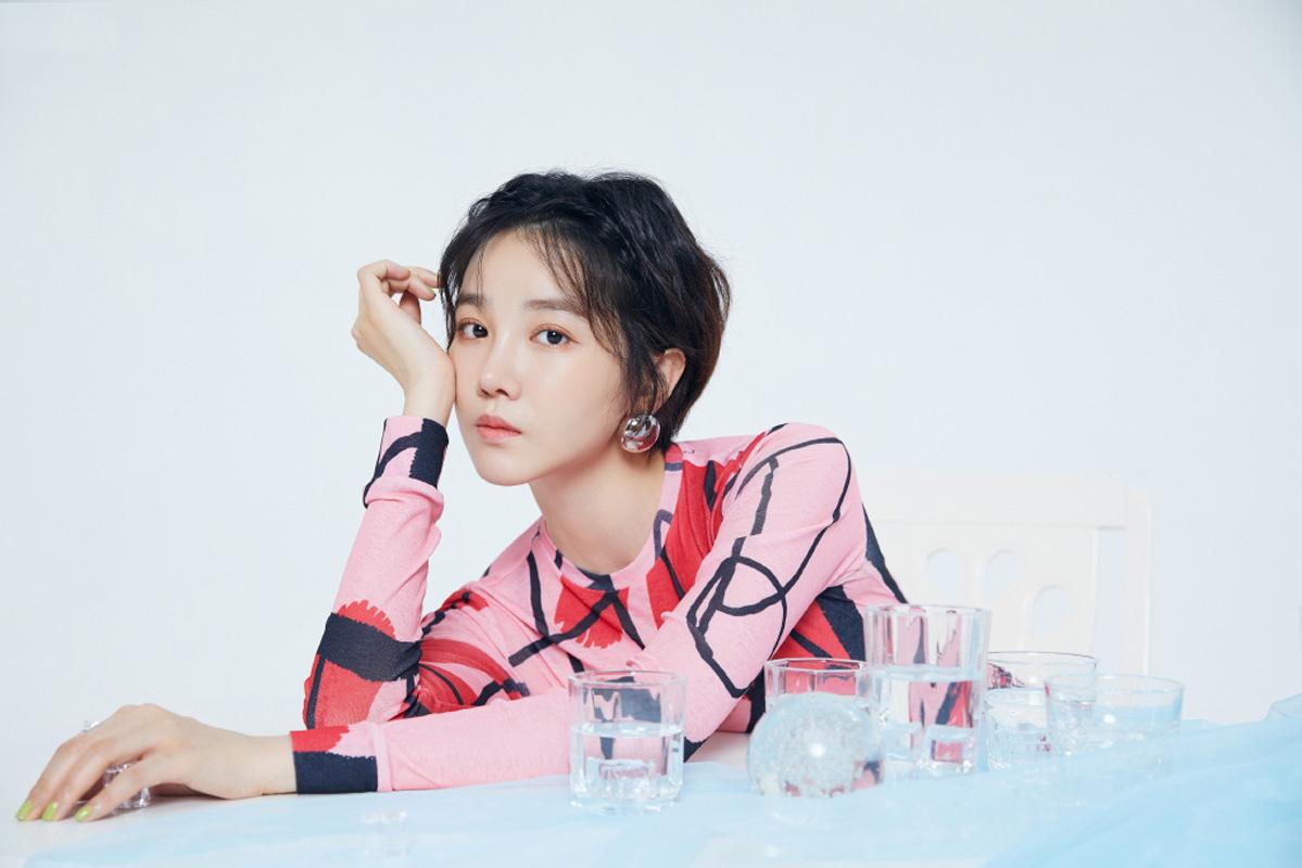 简介:陈小纭清新靓丽写真图片,分享一组陈小纭图片给大家,图中的明星