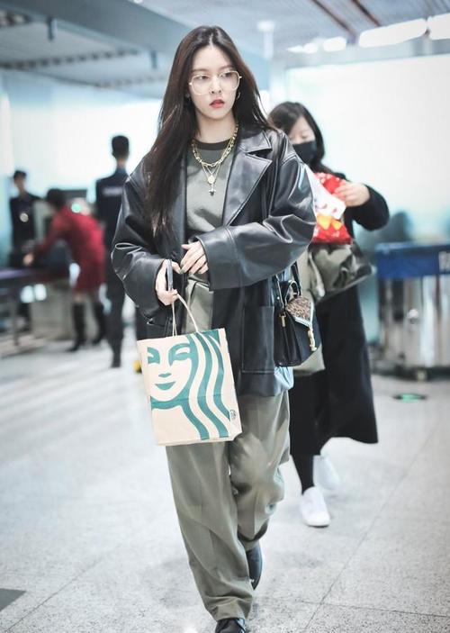 宋妍霏的时尚穿搭合集,个性有特色,很适合20岁的妹子学习
