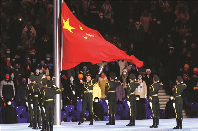 护旗升旗礼兵,中国体育代表团官员及运动员们穿着金猴集团研发生产的