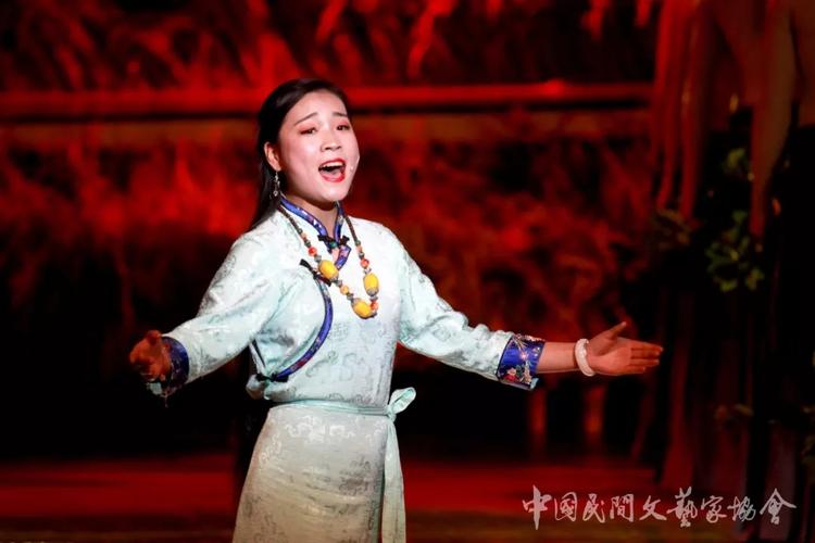 青海民歌(花儿)《上去高山望平川》西藏鼓舞《雪·热巴传奇》吟唱