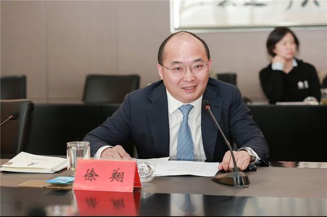 江苏镇江79岁大爷手握2家上市公司实控1600亿商业帝国