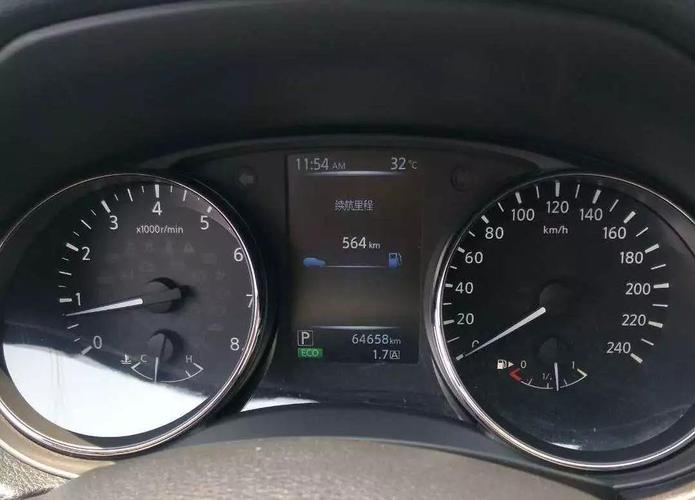 逍客发动机故障灯亮了怎么回事