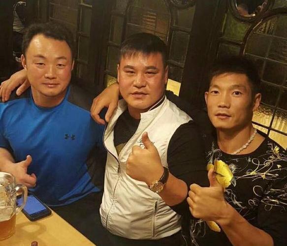 大内高手付高峰出山,实力不输方便,能打败美丽死神吗?